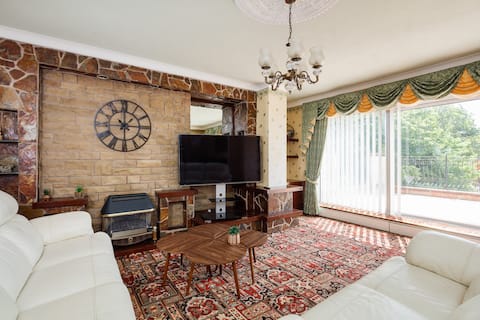 Successful Airbnb property: Beautiful 'Mayfield' Villa with private pool! in Broughton