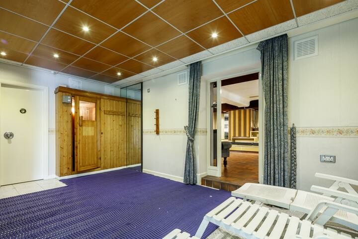 Beautiful ‘Mayfield’ Villa with private pool! gallery image 4