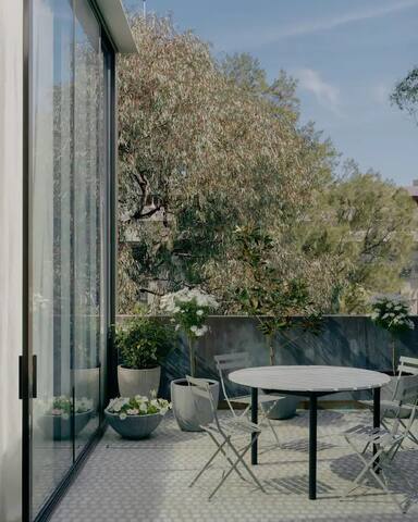 The Napier Apartment | A Fitzroy Penthouse gallery image 2