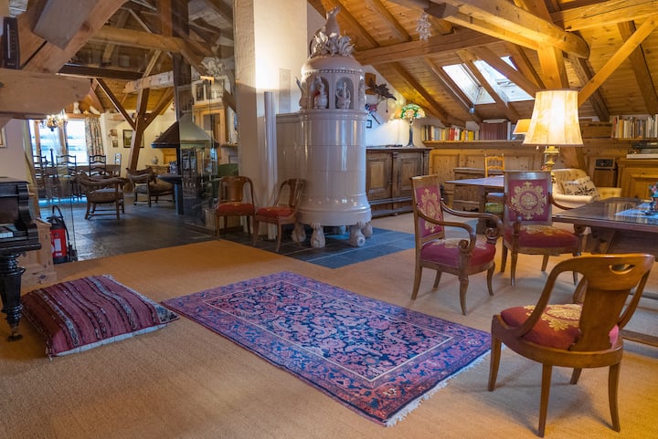 Historic 6-bedroom Luxury Loft For 12-15 Guests - Guarda, Schweiz