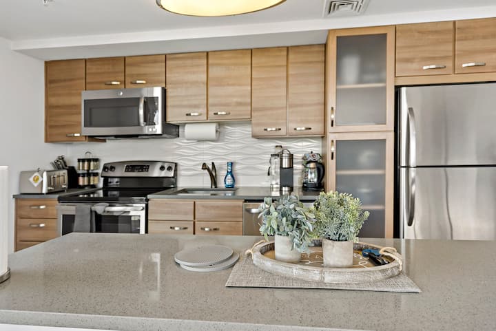 Unique Collection | Luxury | Tysons | Rooftop Pool