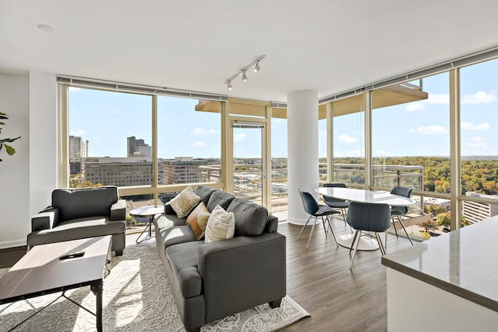 Unique Collection | Luxury | Tysons | Rooftop Pool