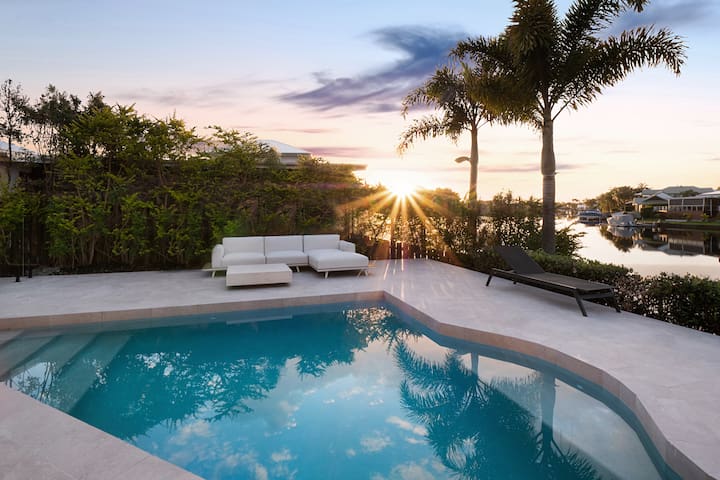 Luxurious impeccably styled waterfront Noosa home