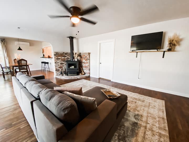 Clean And Comfy Home Away From Home - Red Bluff, CA