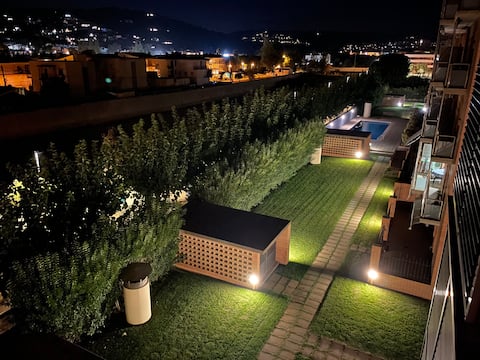 Anuncio de Airbnb popular: Beautiful oceanfront apartment with pool. en Calonge I Sant Antoni