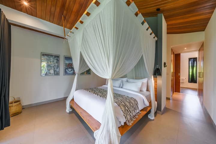 Clean and spacious bedroom