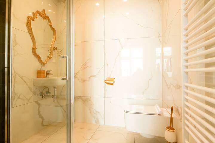 XuBa ApartmentRooms | Messe Prater | Küchenzeile gallery image 2