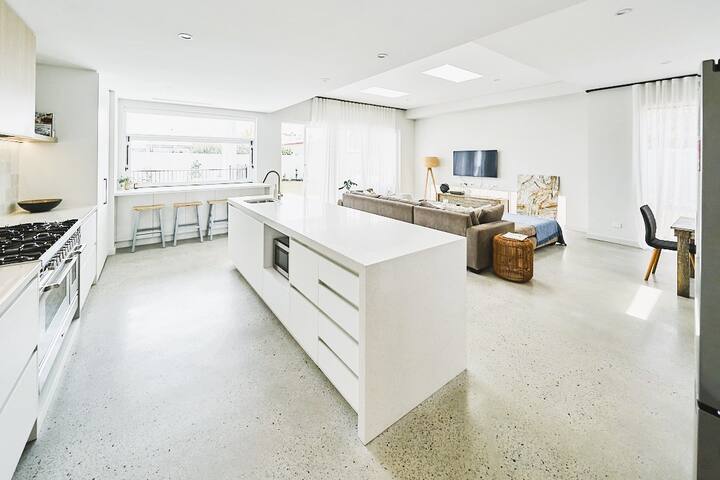 Stunning New Home – Insurance stays welcome. gallery image 3