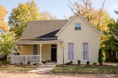 Cheerful five bedroom home near WKU
