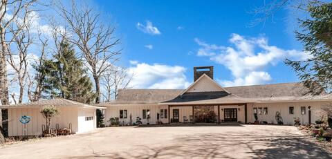 Smoky Mountain Luxury Retreat - Getaway in the Mtn