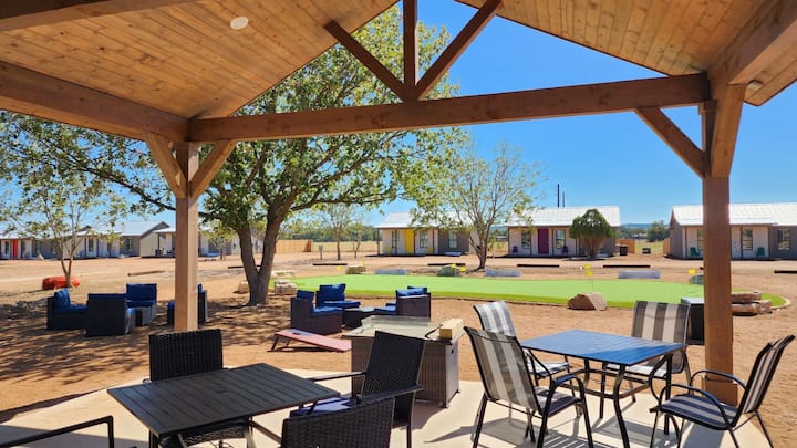 New! Private Hot Tub, One Mile From Town - Fredericksburg, TX