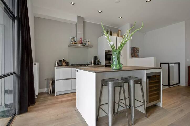 Apartment next to Vondelpark gallery image 3