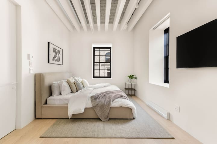 Maison Mont – 4BR Townhouse + Private Terrace