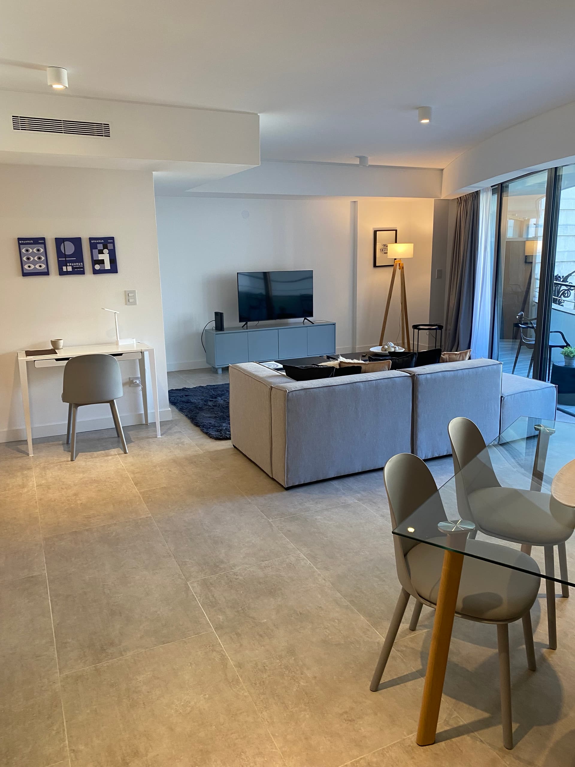 Large furnished studio apartment in Retiro