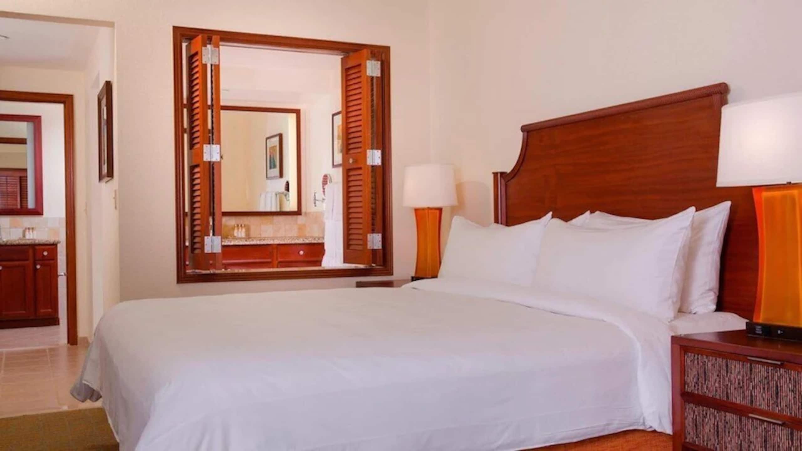 Resort in Kapolei · ★5.0 · 3 bedrooms · 4 beds · 3 private baths - Image 17
