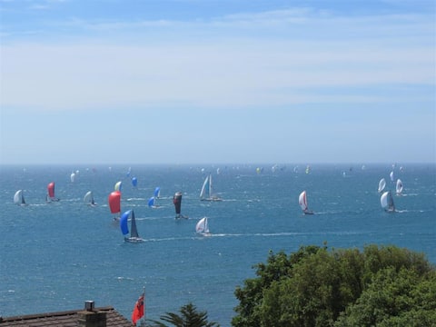Successful Airbnb property: 2 bedroom seaside apartment with panoramic seaview in Isle Of Wight
