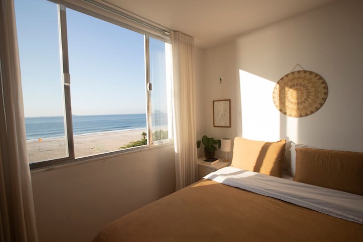 Apartamento à beira-mar
