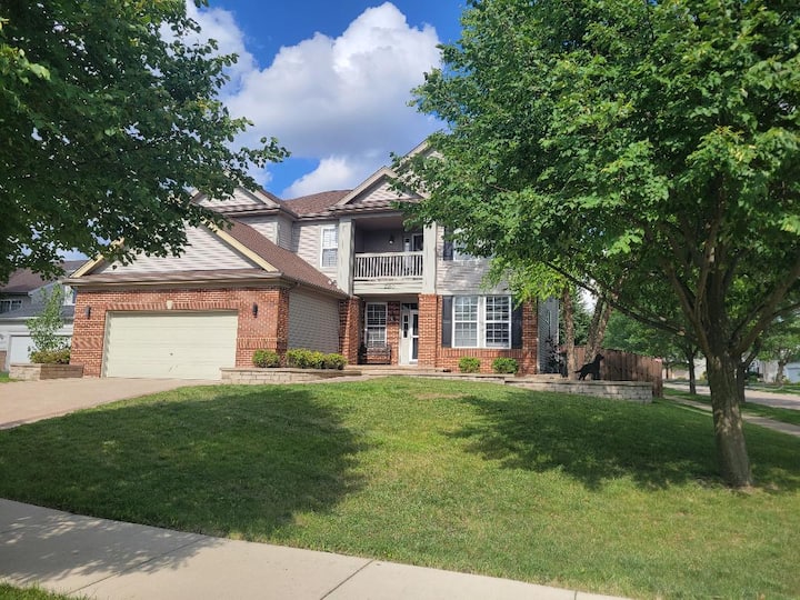 3k Sq. Foot furnished pet friendly 4 bed/3.5 bath Houses for Rent in Aurora, Illinois, United