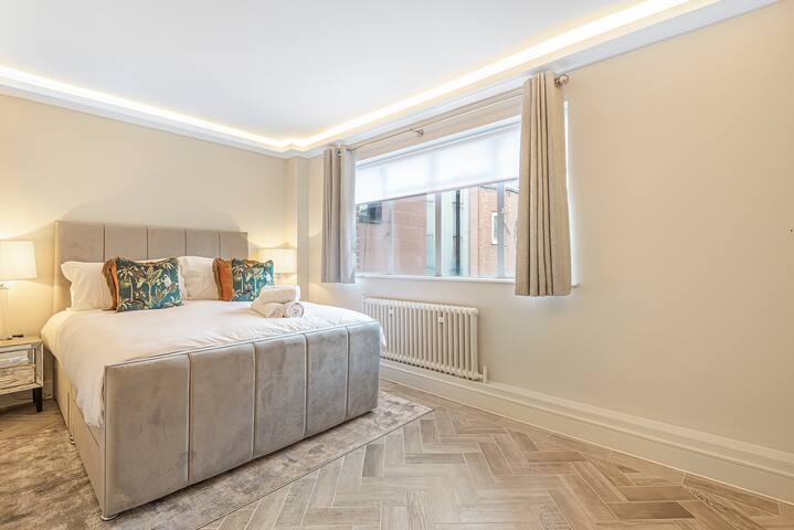 Elegant 2BD Knightsbridge Retreat Steps to Harrods