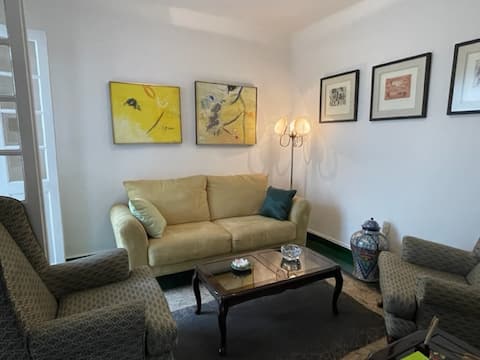Successful Airbnb property: Lovely apartment with private patio in Miguel Hidalgo