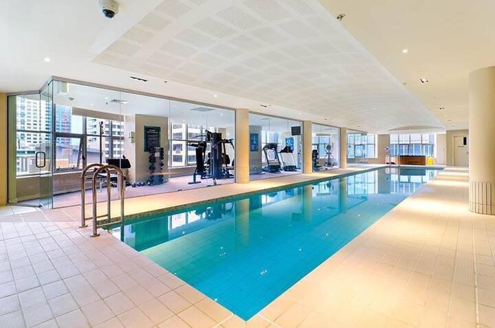 Cosy Stays @ North Sydney 2bdrm Parking Pool & Gym