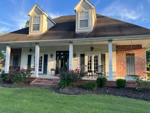 Plantation Type home with land and pond 5BR 5 Bath