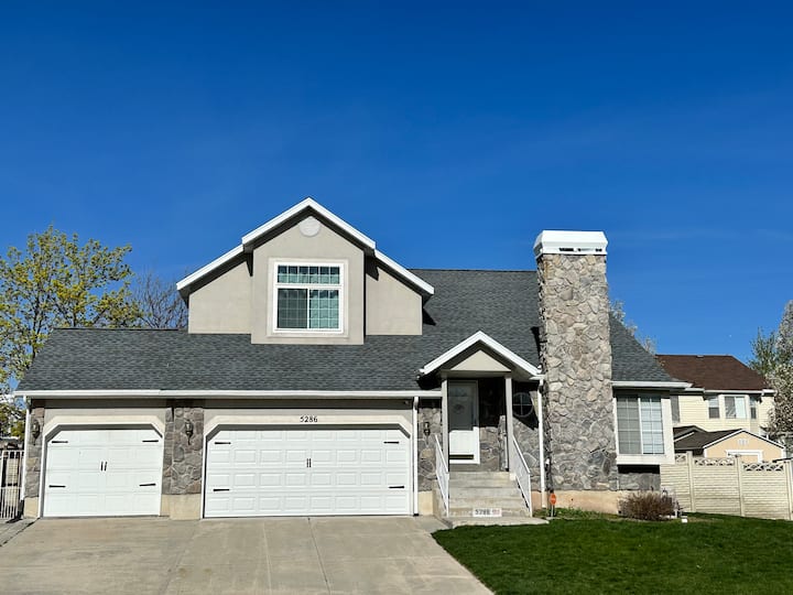 Spacious & Modern Salt Lake City Home Houses for Rent in Salt Lake