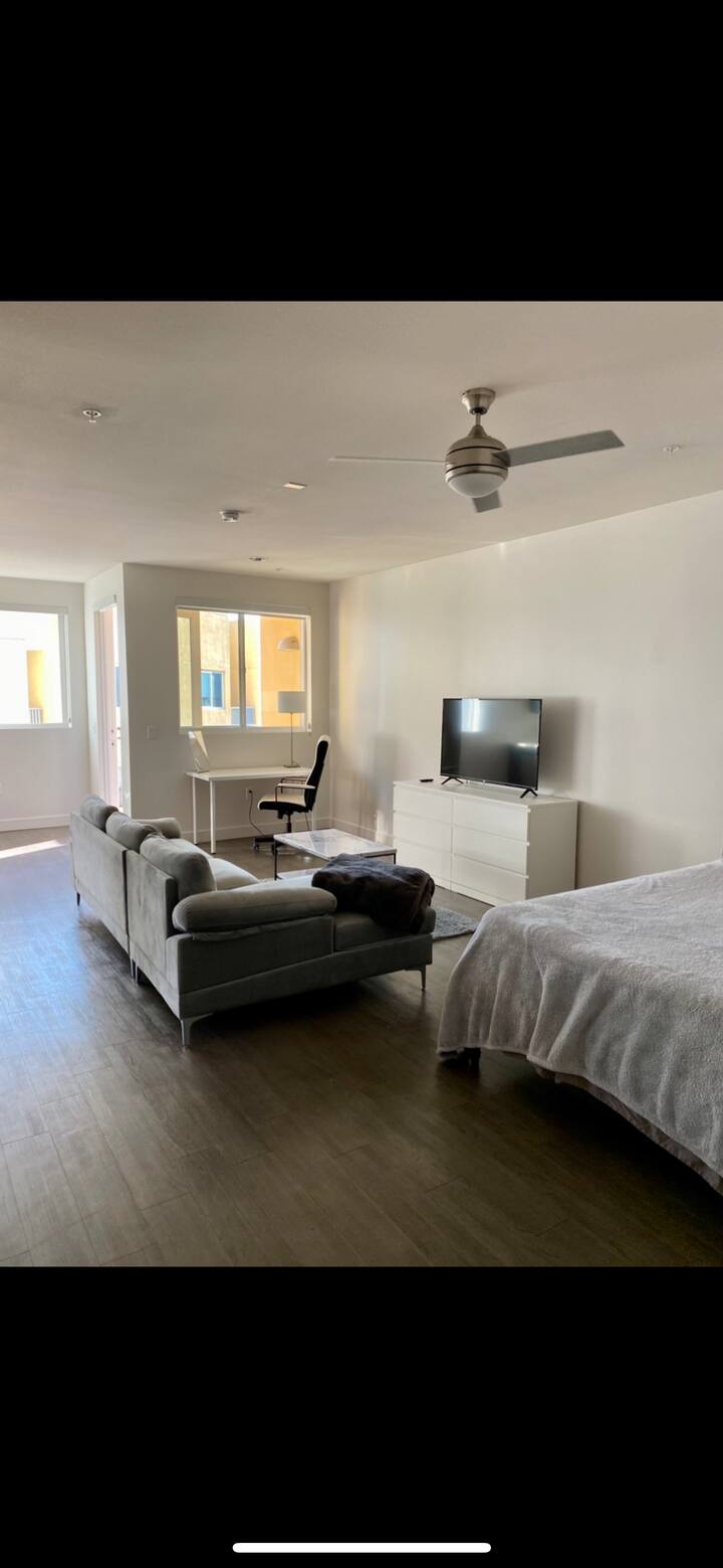 Lovely studio in great location with amenities Apartments for Rent in