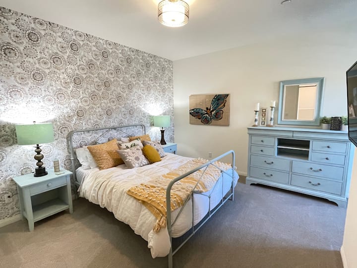 Aparcamiento en garaje y piscinas cama y baño privados Adosados en