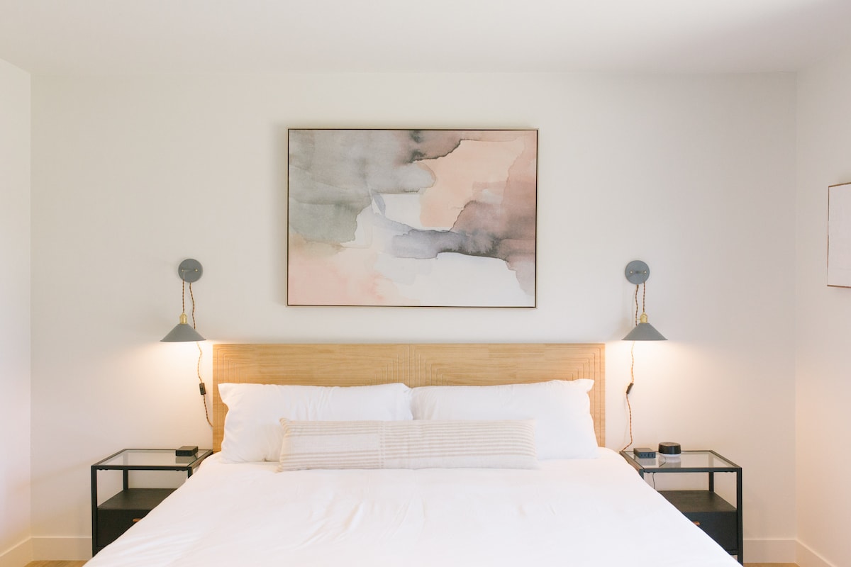 חדר שינה ראשי - מיטת קינג