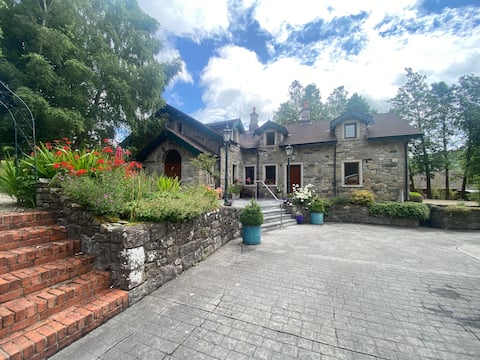 Kilranelagh Lodge home in a mountainous paradise.