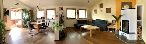Beliebte Airbnb-Anzeige: Large apartment with terrace and beautiful views in Tirol