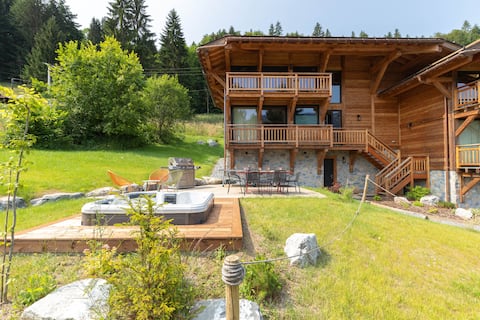 Amazing 7 Bedroom Chalet with Hot Tub