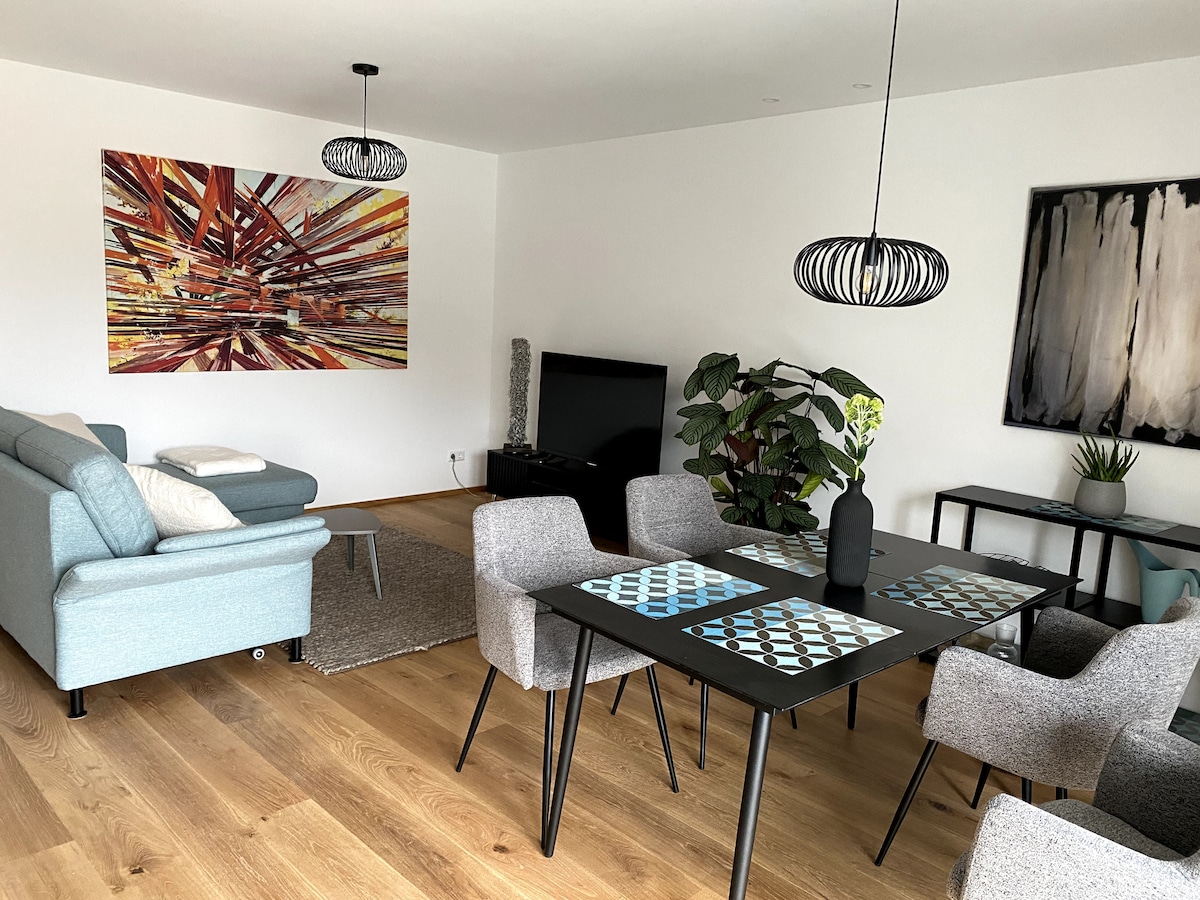 Airbnb performant: Modernes City-Apartment à Neustadt An Der Weinstraße