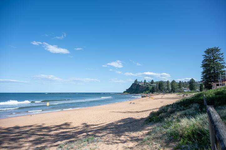 Retro Chic Penthouse Apt 100m Beach Huge Deck