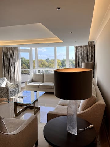 Stunning Hyde Park Panorama Luxury 4-Bedroom Oasis