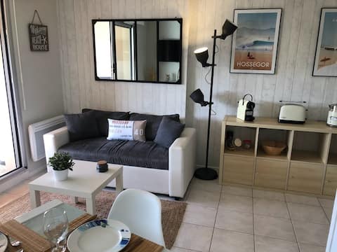 Propriété Airbnb réussie: Apartment with pool on the harbor à Capbreton