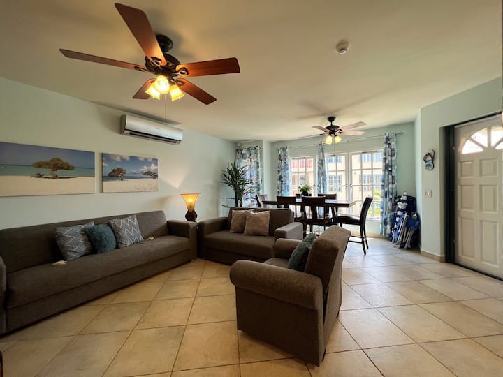 Walkable To Palm Beach In 10 Minutes-2 Bdr Condo - Aruba