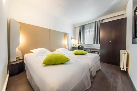 Twin Room in Mandarina Airport Hotel