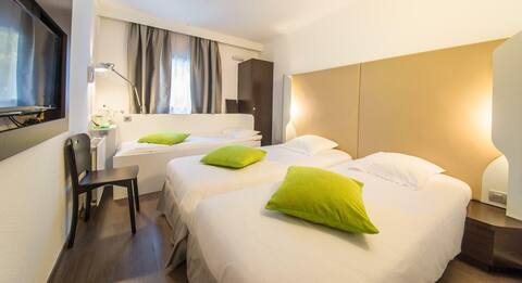 Triple room in the Mandarina Airport Hotel