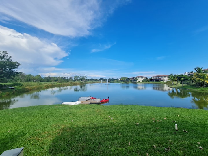 Buenaventura , Lagoon View Apartment Apartments for Rent in Panamá