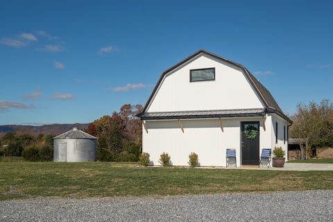 Elkton Dairy Barn near Shenandoah National Park