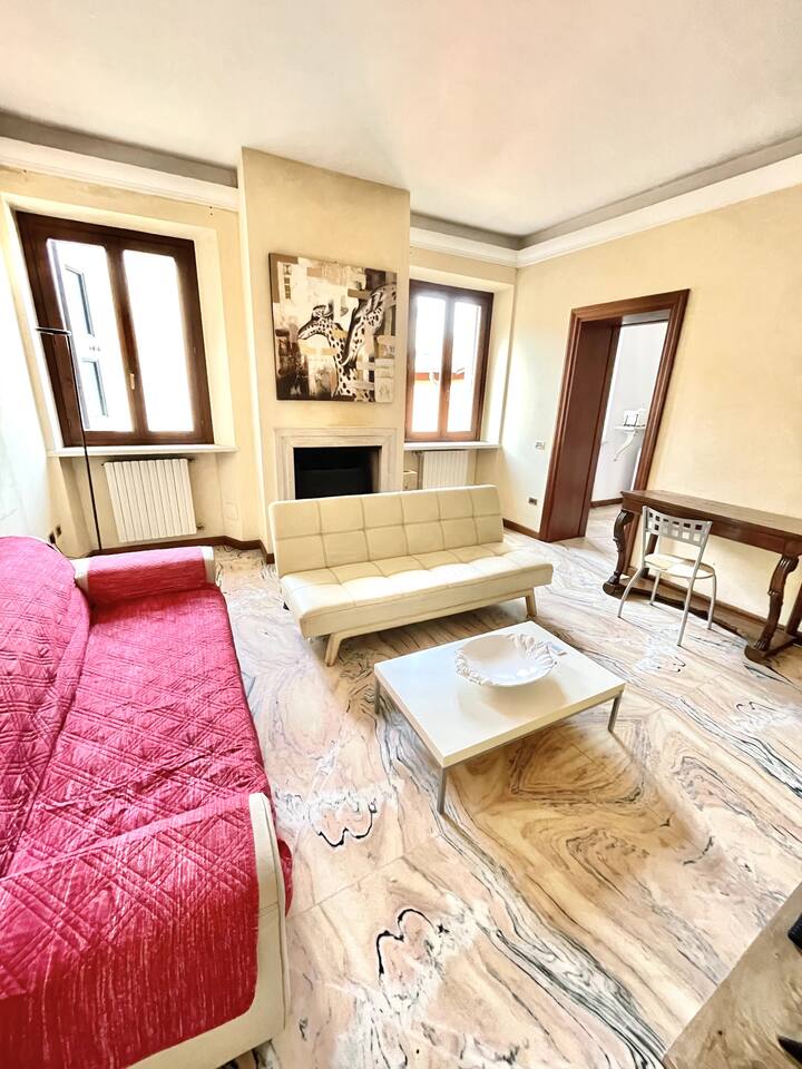 Apartment under the Basilica of Sant'Andrea Apartments for Rent in
