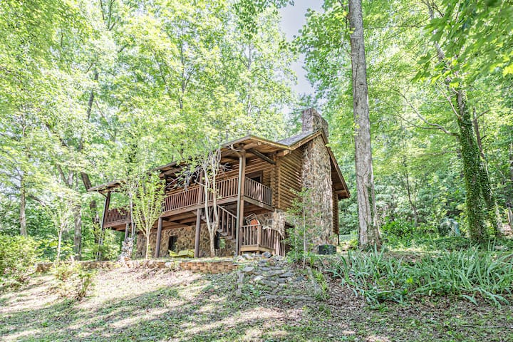 Black Bear Lodge - Lake Lure, NC