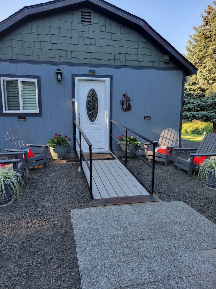 Quiet 1 Bedroom Guest house minutes from town Guest houses for Rent
