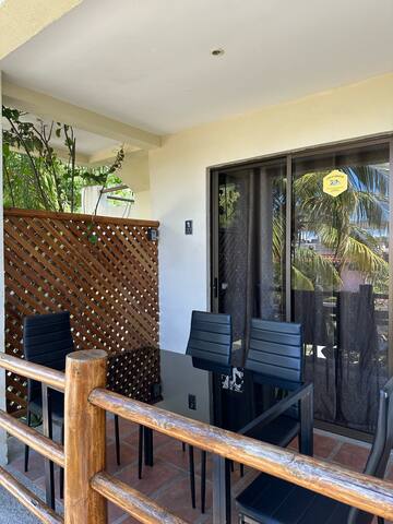 Welcome to a Charming 2-Bedroom Condo-Pool View