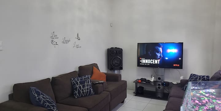 Lovely 1 Bedroom Secure Rental Unit In Belmont - Port of Spain