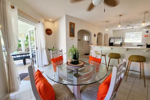 Tranquil, airy 4-BR home minutes from Crane Beach