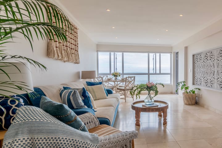 The Big Blue – beach living near V&A Waterfront