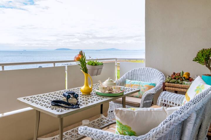 The Big Blue – beach living near V&A Waterfront gallery image 3